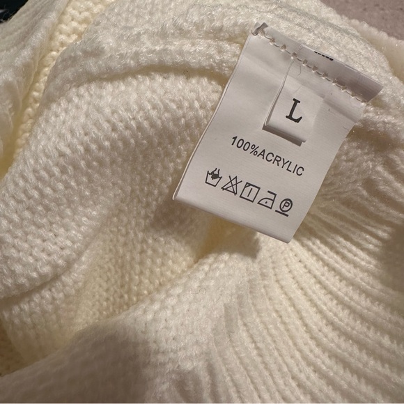 Flower Embroidery Mock Neck Long Sleeve Sweater White & Black Large Acrylic NEW - Picture 9 of 15